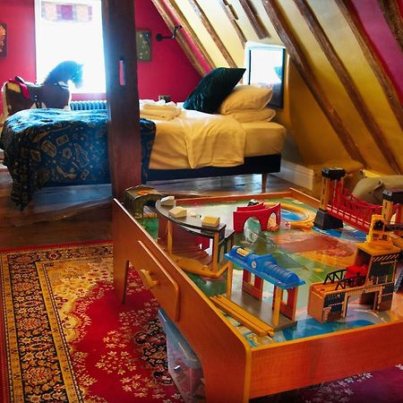 Huge Deluxe 600 Year Old Essex Manor, Hot Tub, Cinema Room, Sky Tv سافرون والدن المظهر الخارجي الصورة