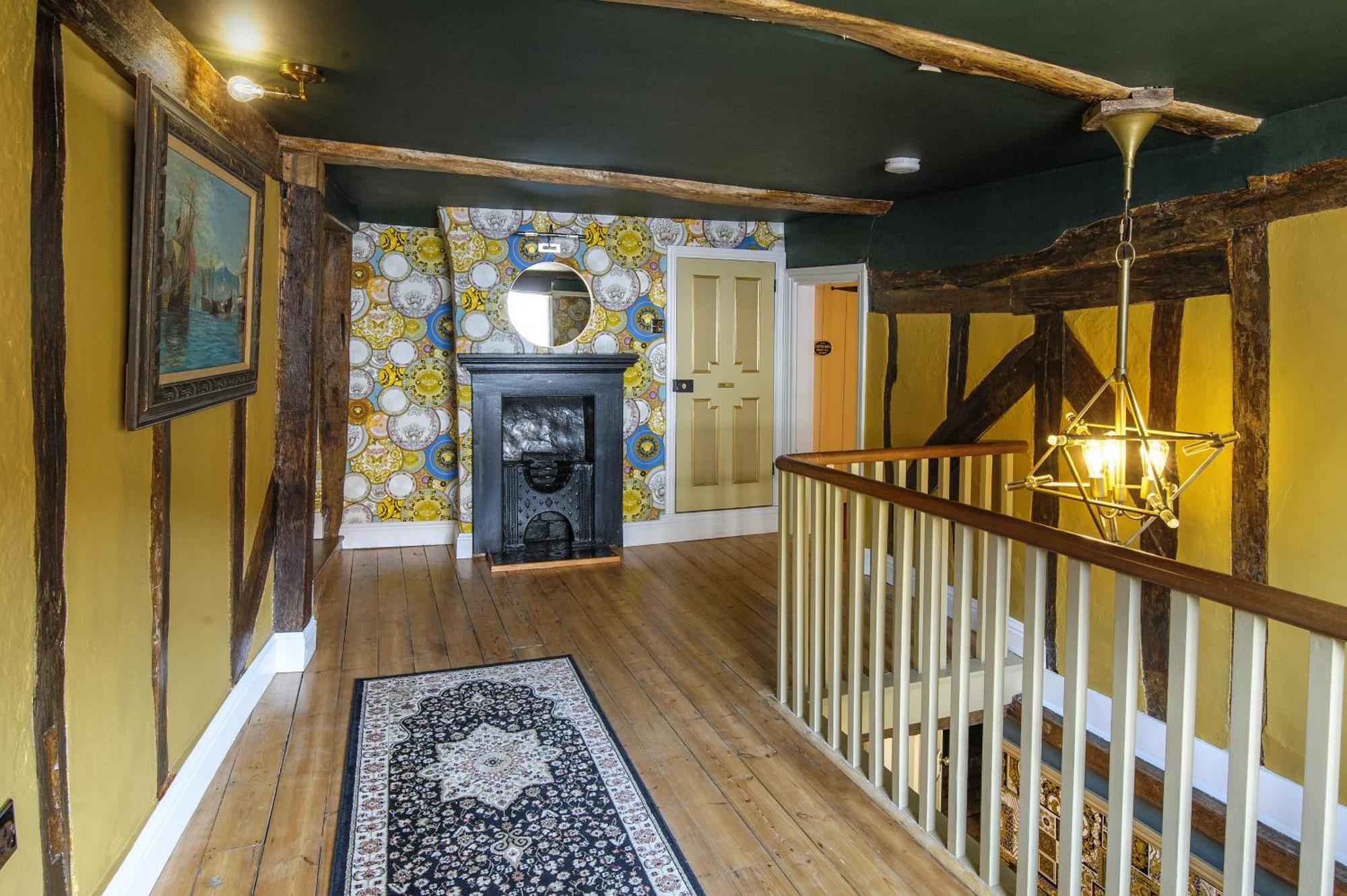 Huge Deluxe 600 Year Old Essex Manor, Hot Tub, Cinema Room, Sky Tv سافرون والدن المظهر الخارجي الصورة