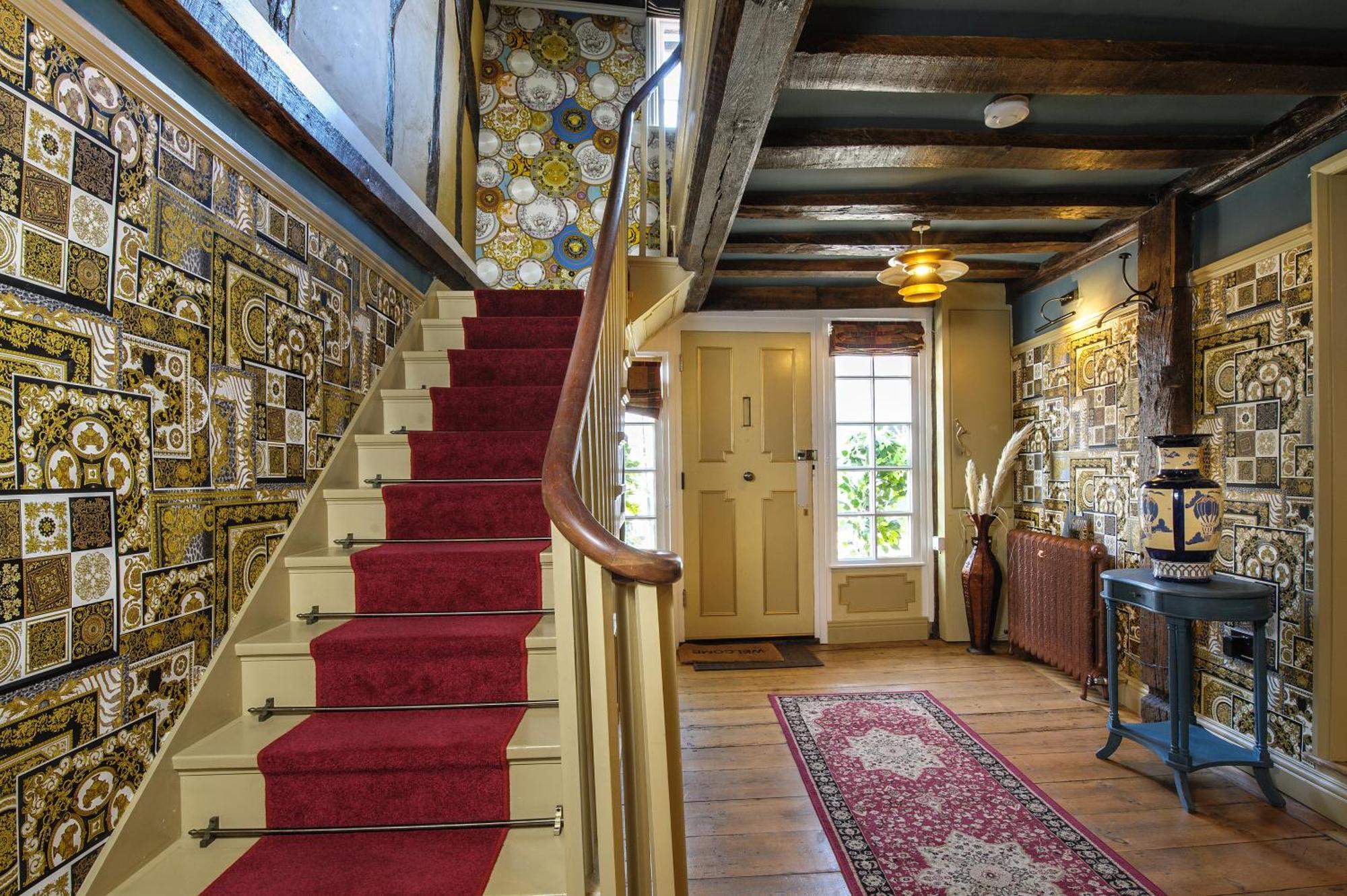 Huge Deluxe 600 Year Old Essex Manor, Hot Tub, Cinema Room, Sky Tv سافرون والدن المظهر الخارجي الصورة