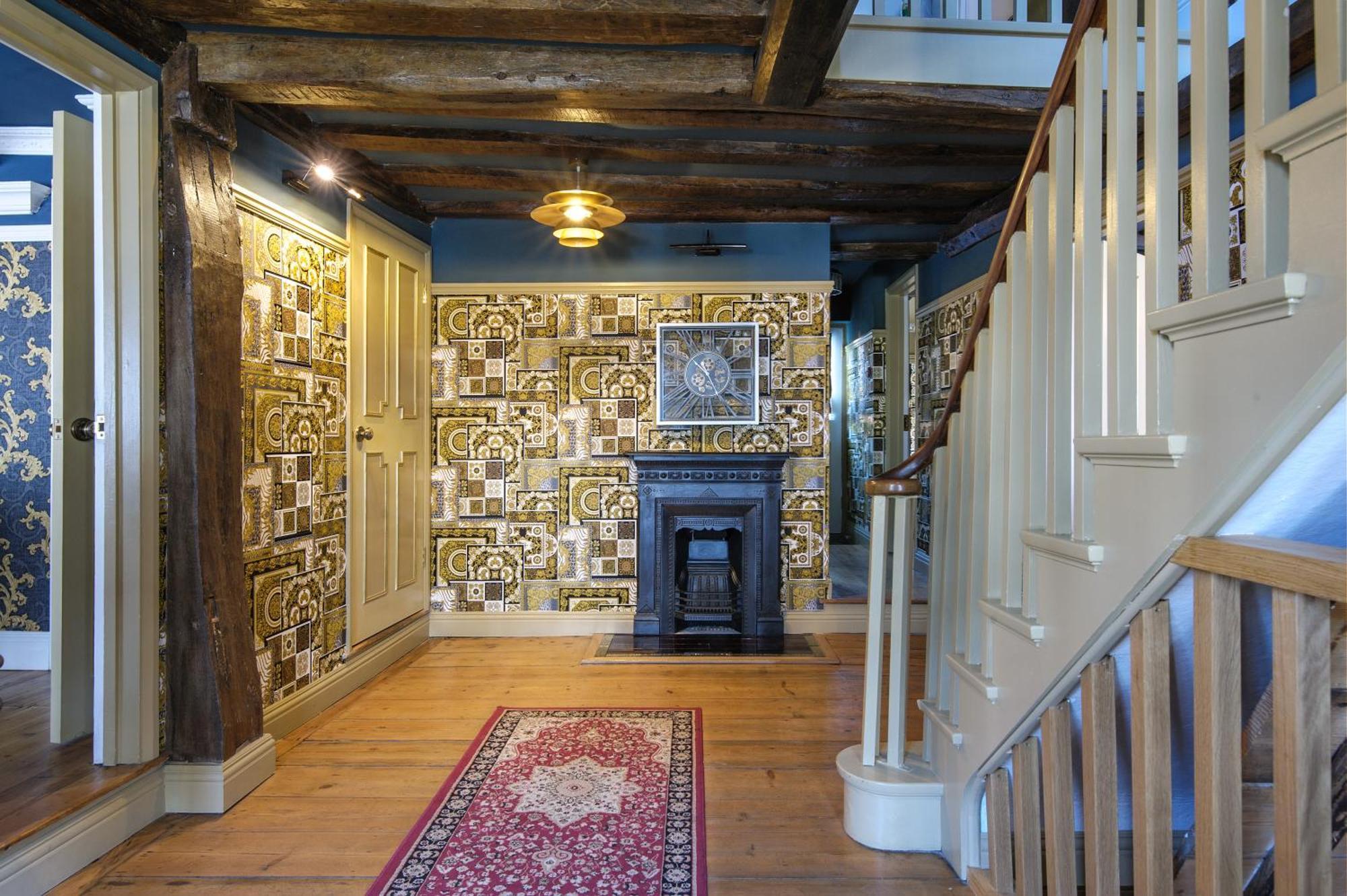 Huge Deluxe 600 Year Old Essex Manor, Hot Tub, Cinema Room, Sky Tv سافرون والدن المظهر الخارجي الصورة