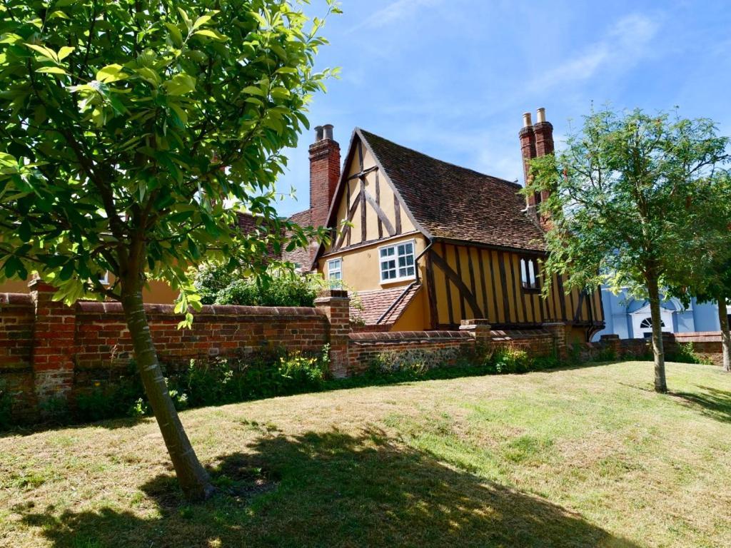 Huge Deluxe 600 Year Old Essex Manor, Hot Tub, Cinema Room, Sky Tv سافرون والدن المظهر الخارجي الصورة