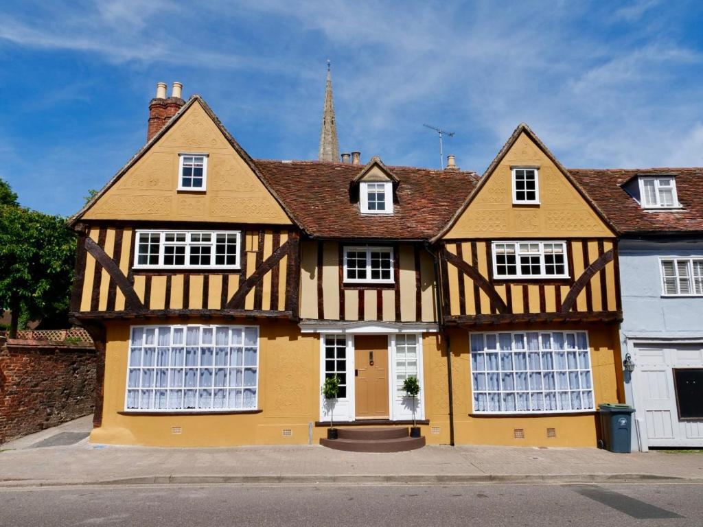 Huge Deluxe 600 Year Old Essex Manor, Hot Tub, Cinema Room, Sky Tv سافرون والدن المظهر الخارجي الصورة