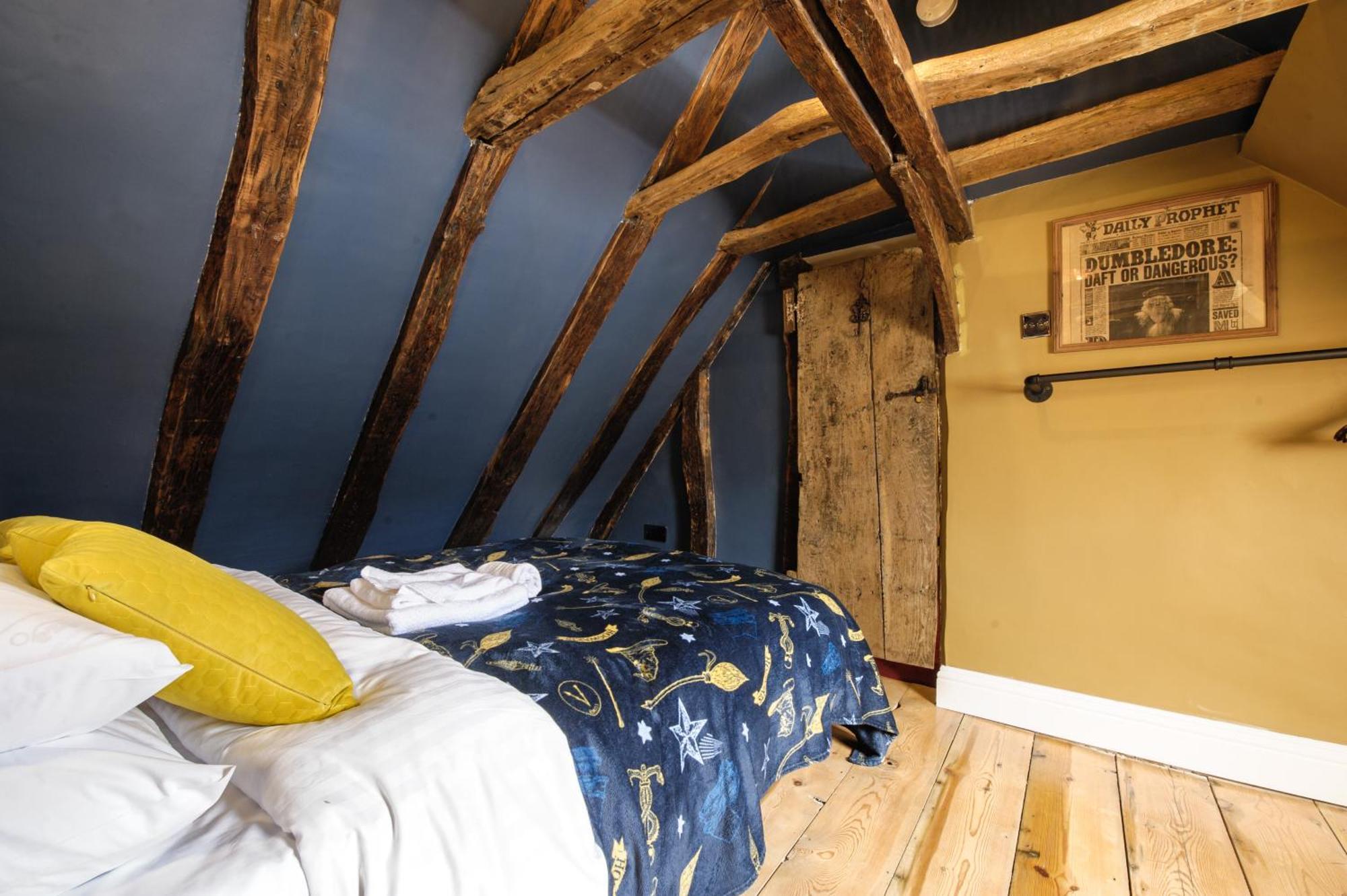 Huge Deluxe 600 Year Old Essex Manor, Hot Tub, Cinema Room, Sky Tv سافرون والدن المظهر الخارجي الصورة