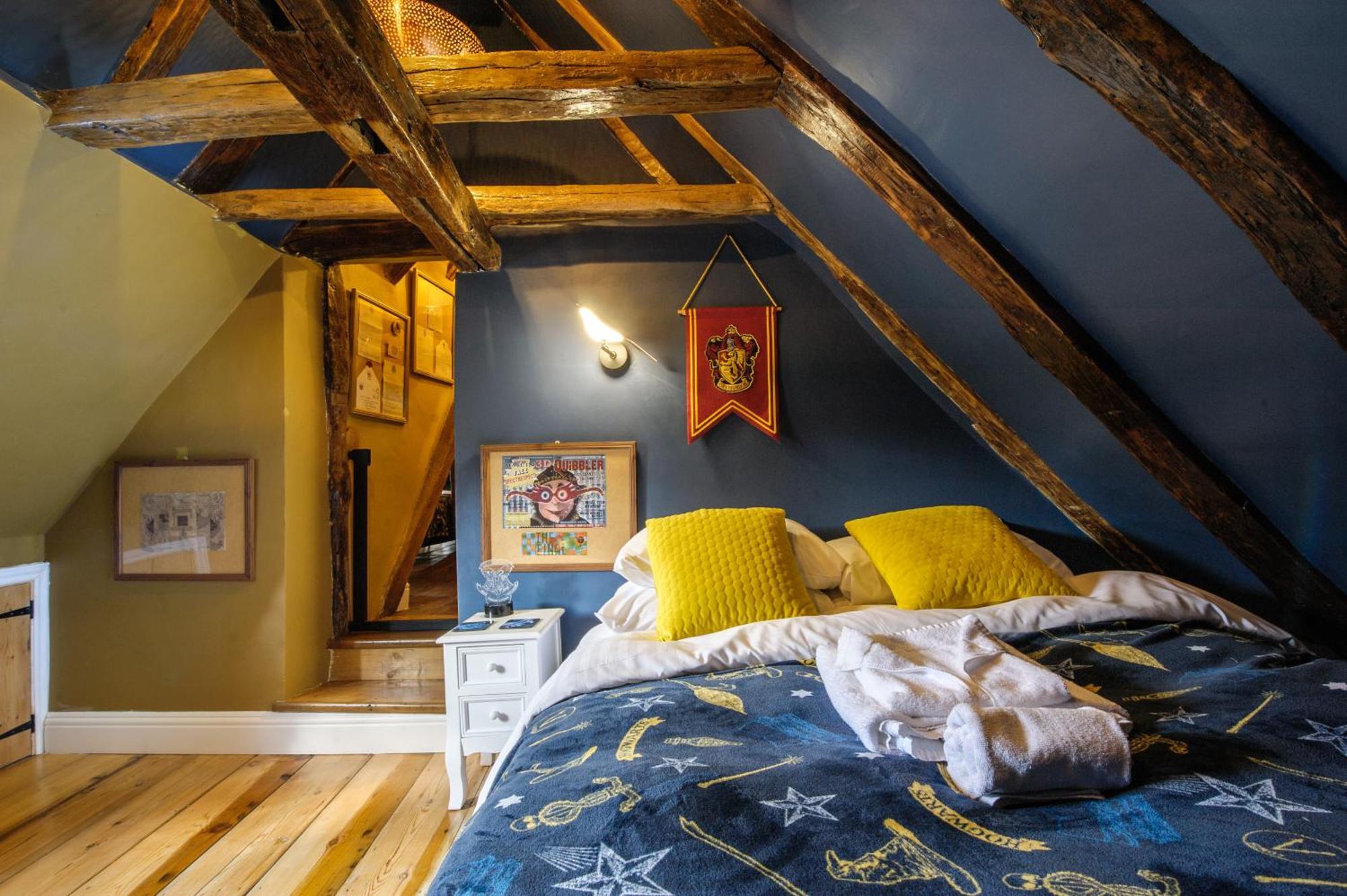 Huge Deluxe 600 Year Old Essex Manor, Hot Tub, Cinema Room, Sky Tv سافرون والدن المظهر الخارجي الصورة
